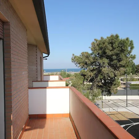 150m From The And Centre Apartment