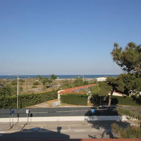 Apartment 150m From The And Centre *