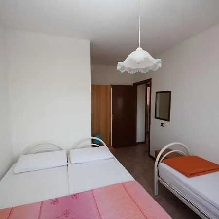 150m From The And Centre Apartment